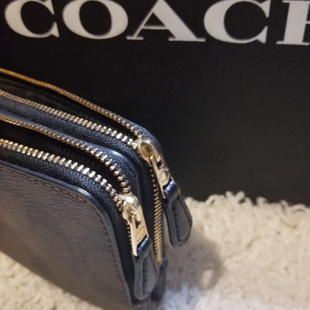 Coach Wallet - Picture 3 of 11
